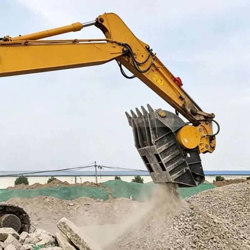 Heavy Equipment With Bucket - دلو تكسير صخري هيدروليكي للحفارات، ملحق