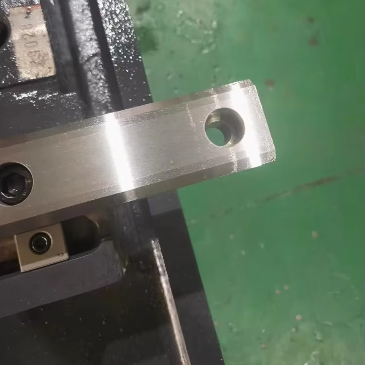 مركز تشغيل عمودي CNC، آلة معال - مراجعة Heavy Equipment Center وسعره